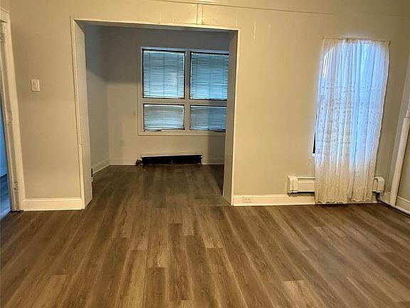 3rd image of 1240 Manor Avenue