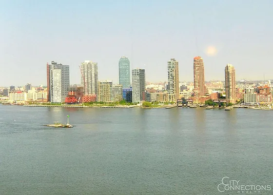 Rented by City Connections Realty | media 25