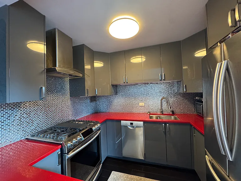 400 E Randolph St #1822 — Photo 6