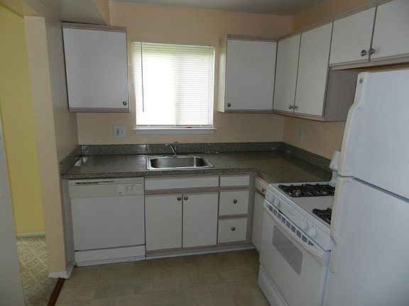 2nd image of 1660 Orchard Dr