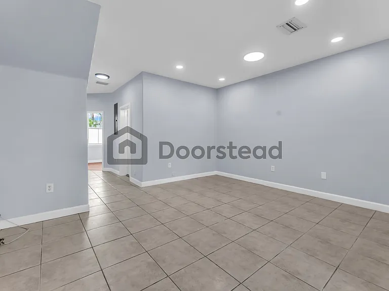 5610 NW 107th Ave #1314 — Photo 15