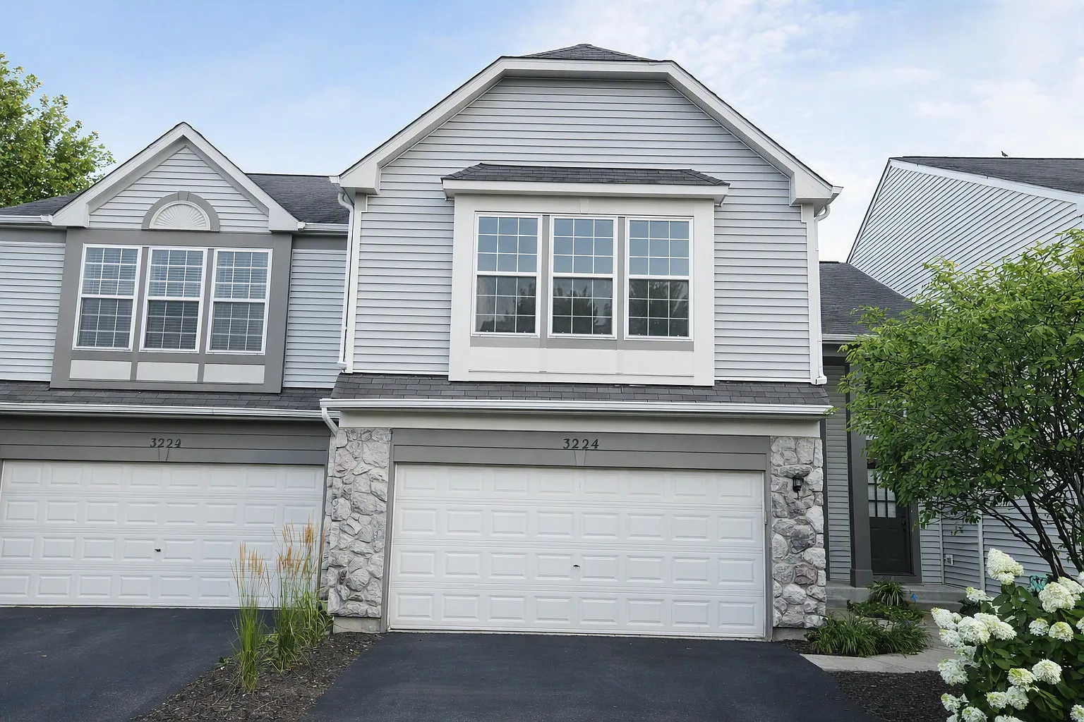3 bed, 2.5 bath, 1576 sqft, $2,550 — Photo 1