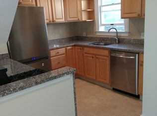 34 Yale Ave APT 2, Wakefield, MA 01880