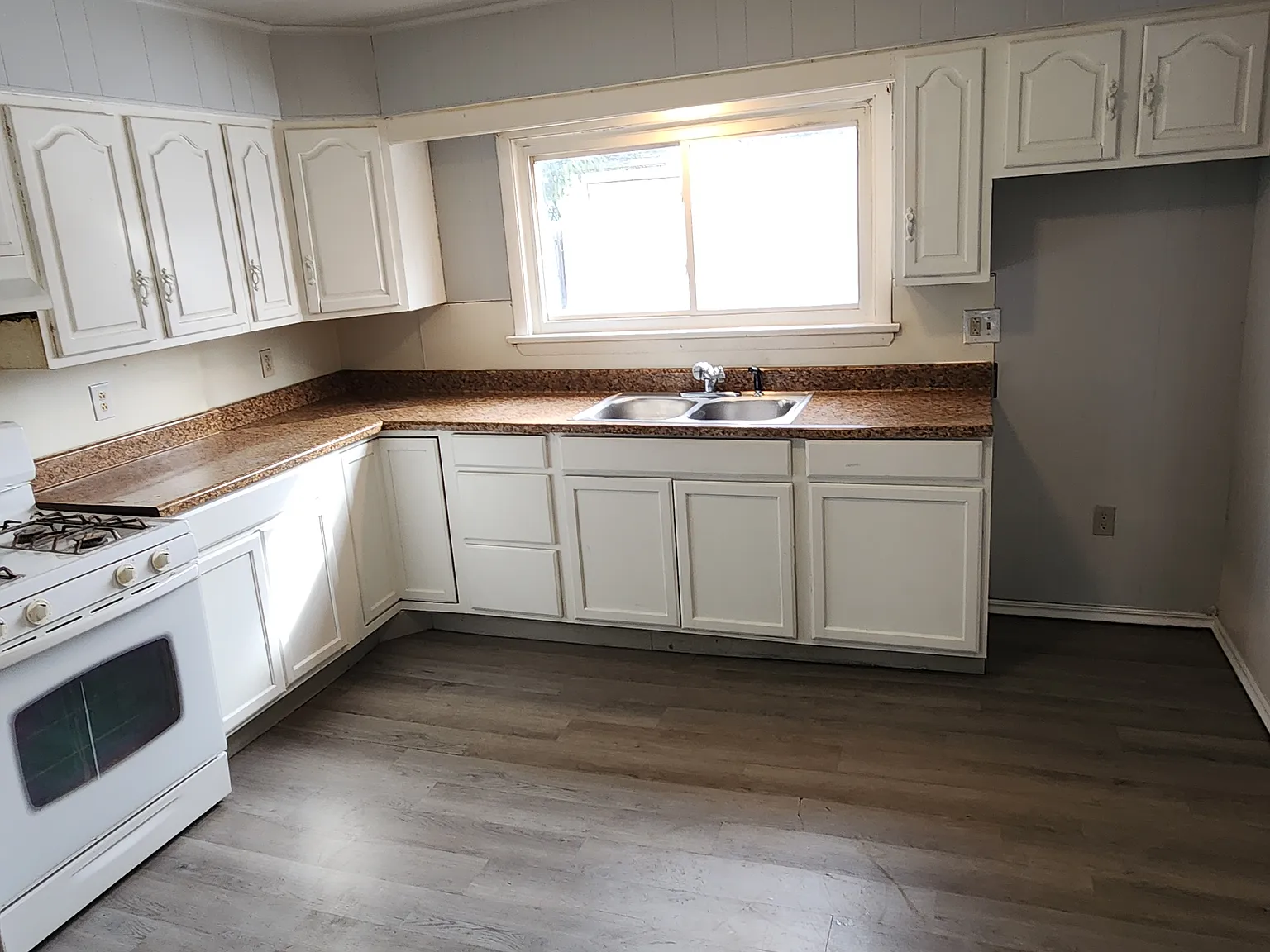 2 bed, $1,095 — Photo 4