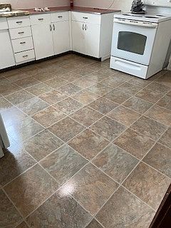 2nd image of 1733 Lockbourne Rd
