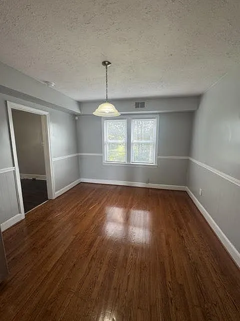3 bed, 1.0 bath, 1500 sqft, $1,795 — Photo 4