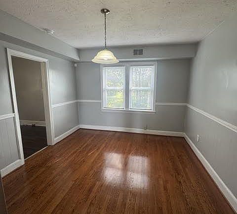 4th image of 505 Warren Ave