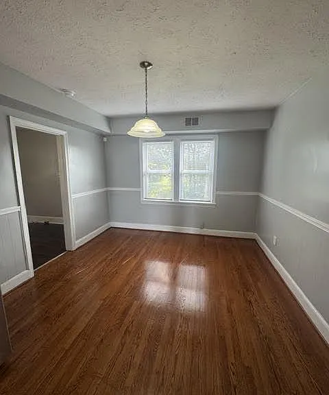 505 Warren Ave — Photo 4