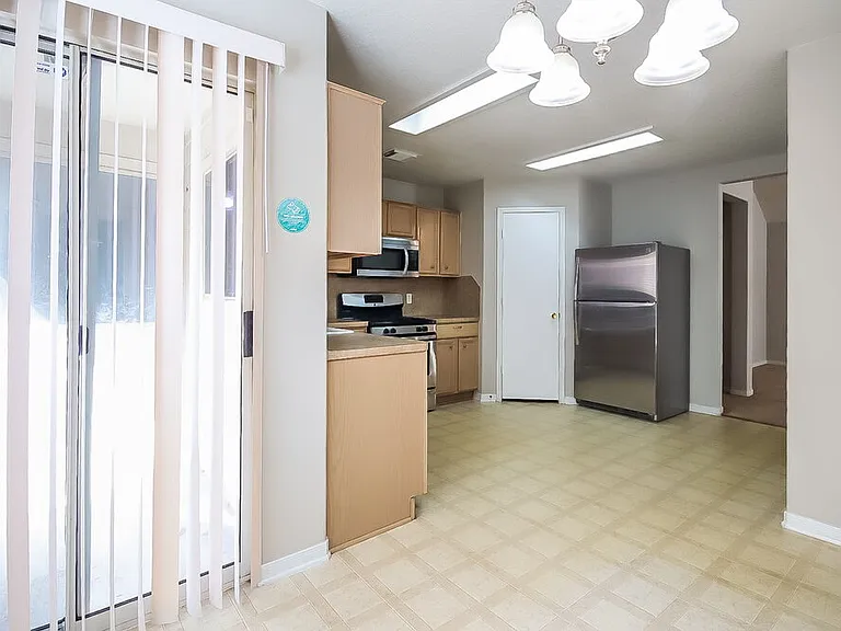 18407 Knob Hill Lake Ln — Photo 6