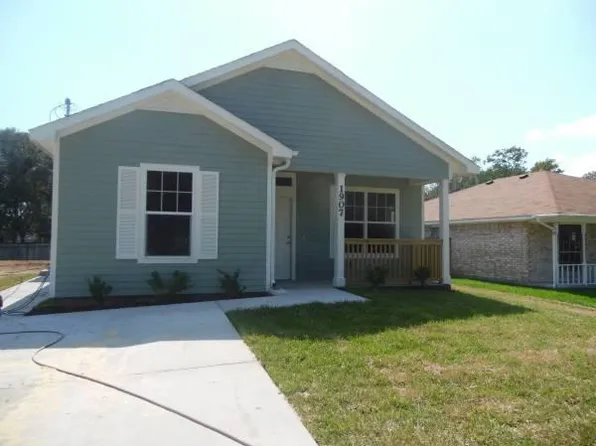 1907 Bogatto St, La Marque, TX 77568