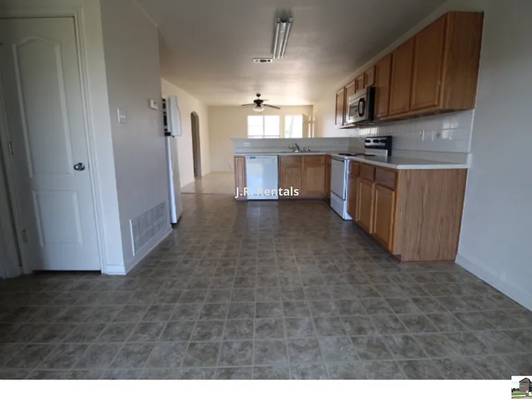 413 Brittney Way #C — Photo 17