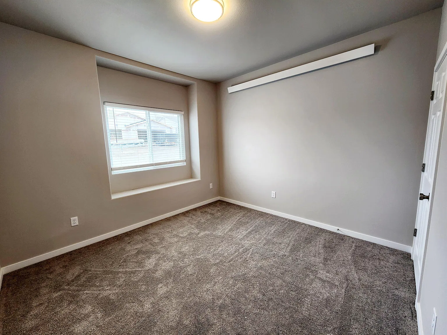 2634 Hennessy Dr. - A — Photo 2