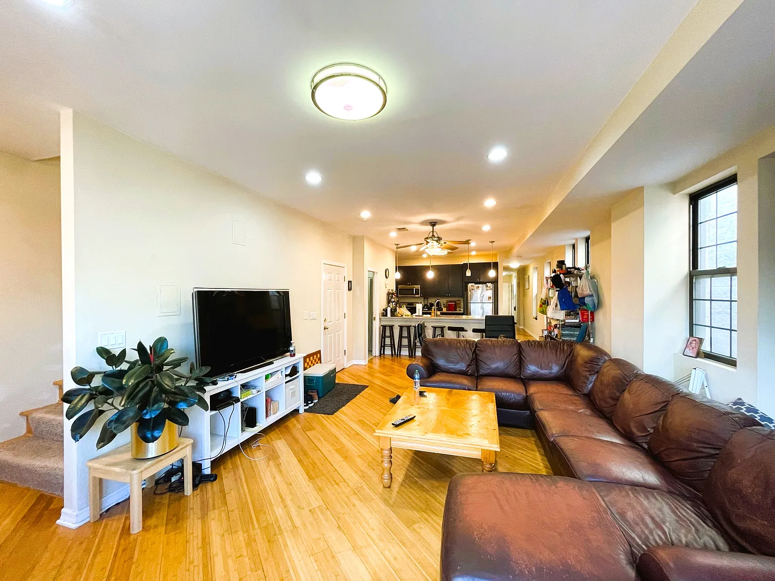 1522 W Superior St — Photo 4