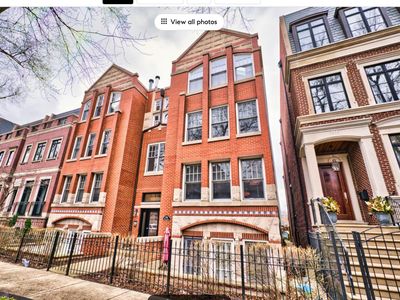 1414 W Byron St, Chicago, IL, 60613