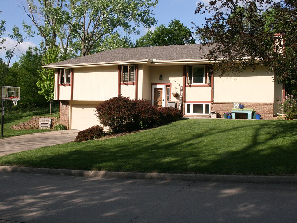 1st image of 1607 Victoria Dr