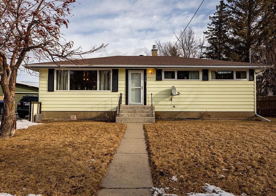 523 Kettles St Pincher Creek Ab T0k 1w0 Mls A1072427 Zillow