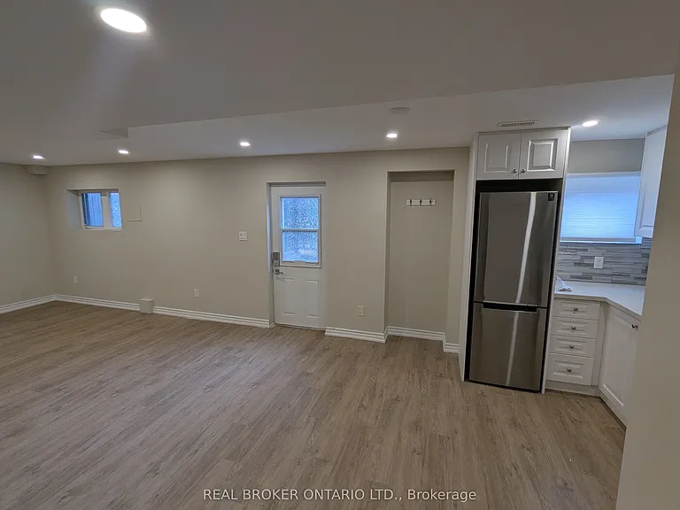 37 Hubner Dr #BASEMENT — Photo 8