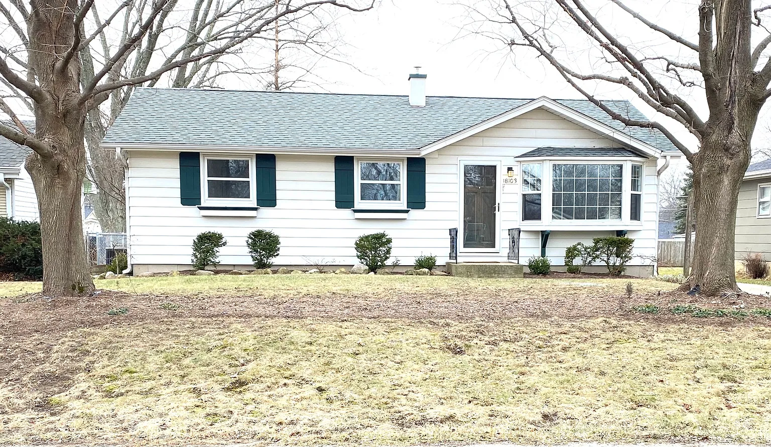 18103 W Big Oaks Rd photo 1