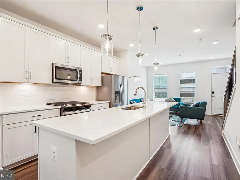 845 King Farm Blvd — Photo 13