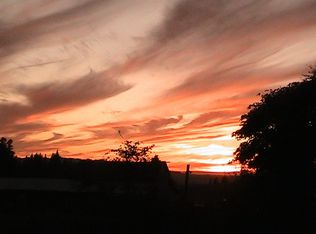 512 Nob Hill Rd, Fortuna, CA 95540