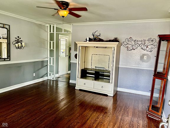 3rd image of 931 E McKay Rd