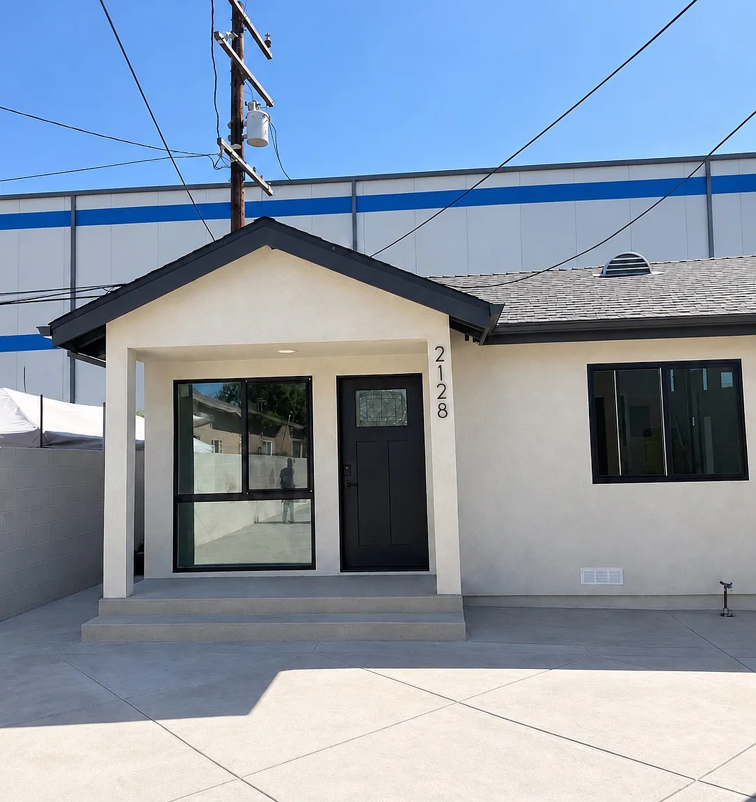 2128 Zoe Ave — Photo 1