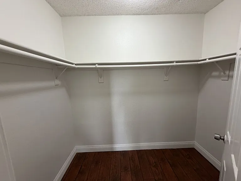 560 S Quince Ave — Photo 12