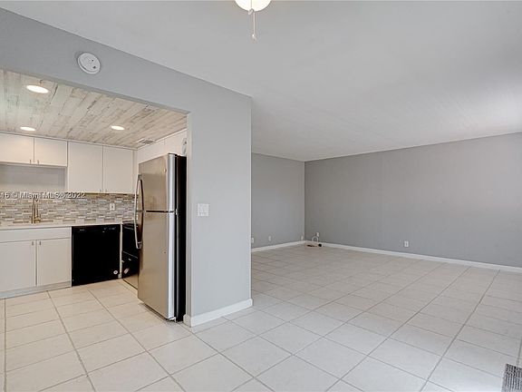 4th image of 520 Saxony Dr #K