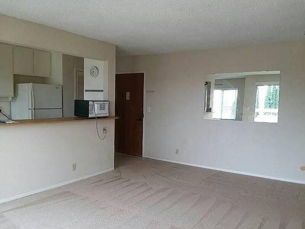 1st image of 4621 Lamont St Unit 3B