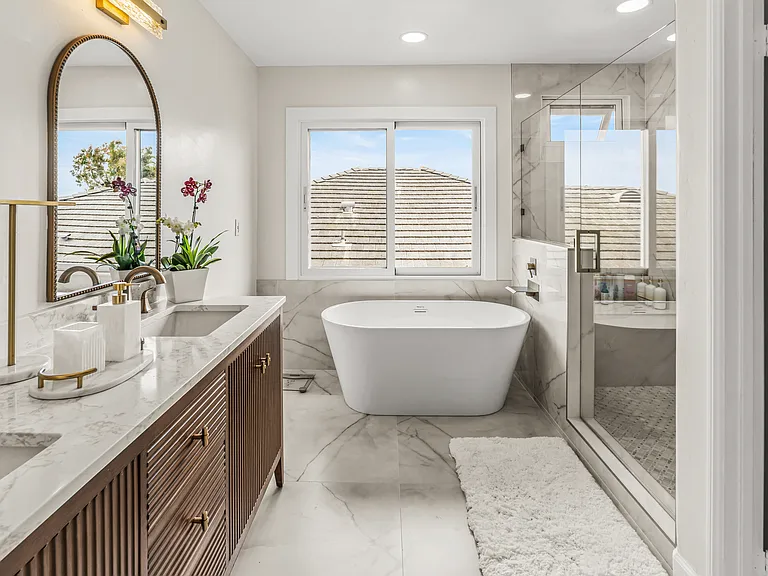 1807 Amalfi Dr — Photo 39