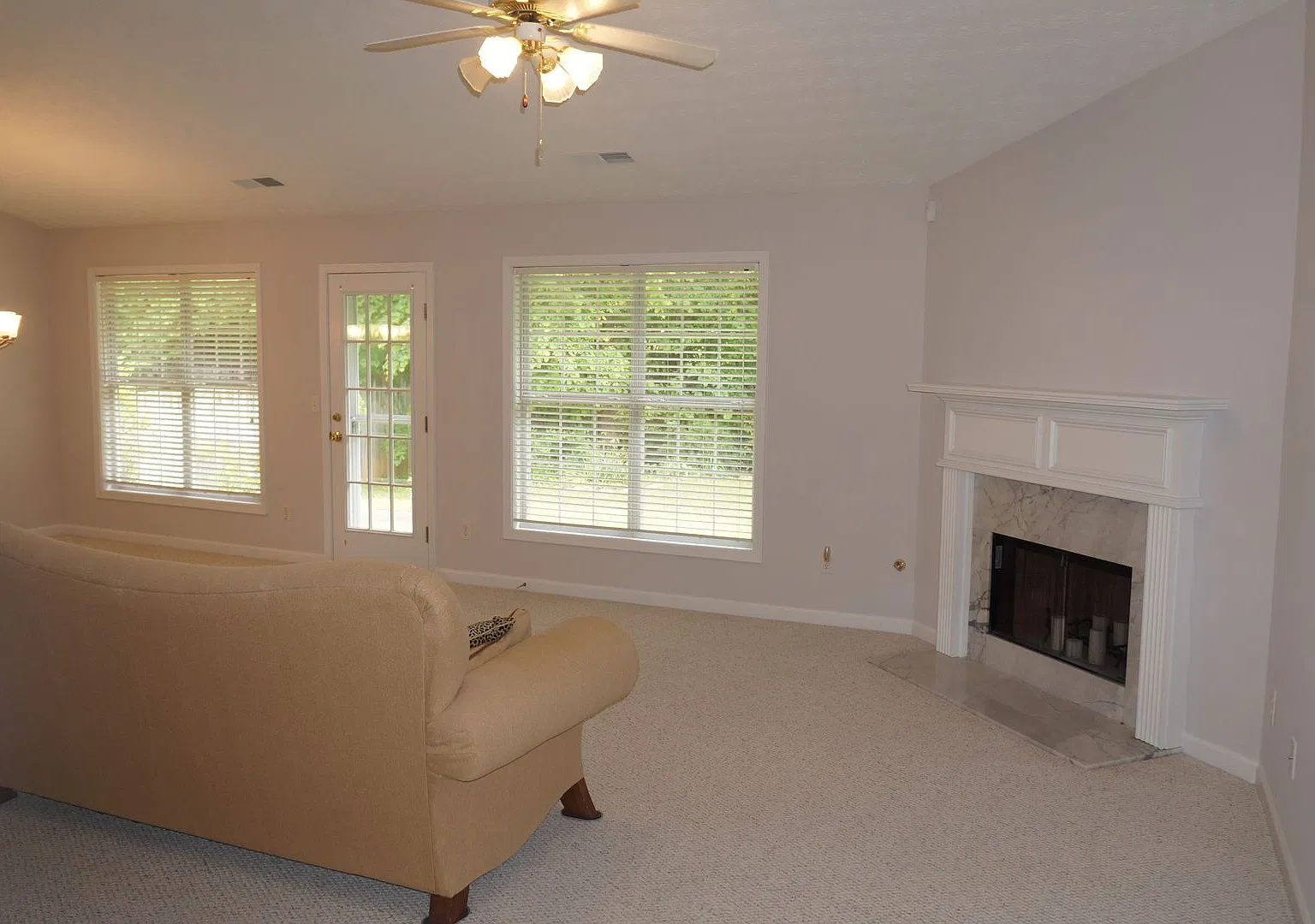 Rare 3 bed 2 bath ranch located in Kennesaw — Photo 3