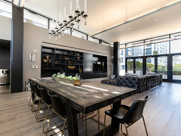 260 King St #263 — Photo 24