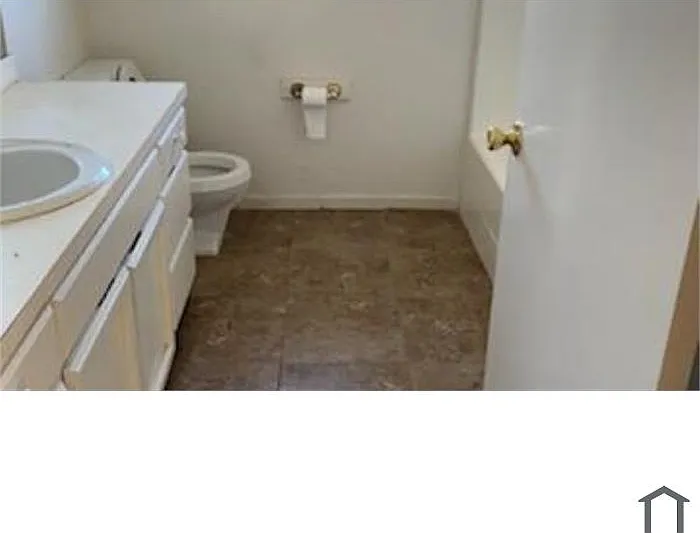2 bed, 1.5 bath, $1,190 — Photo 4