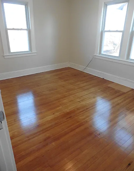 2028 Gless Ave — Photo 5