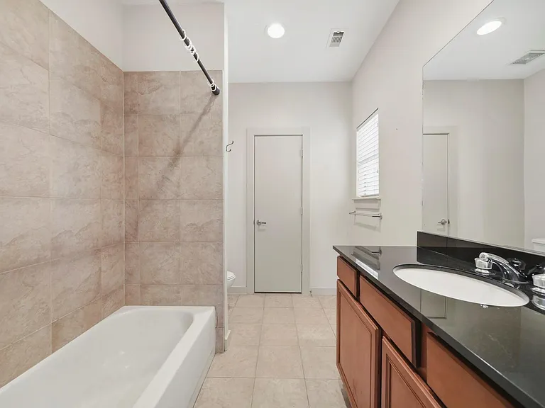 4036 Center St — Photo 5