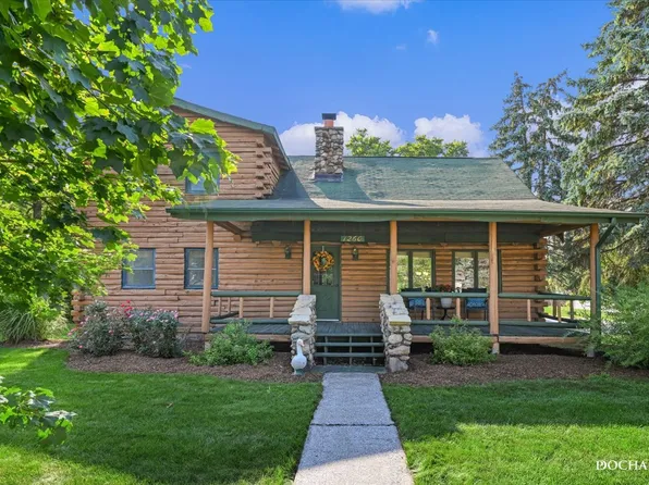 1260 Dairy Ln, Crete, IL 60417
