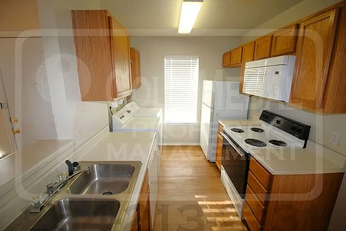 1708 Spring Rose Cir — Photo 4