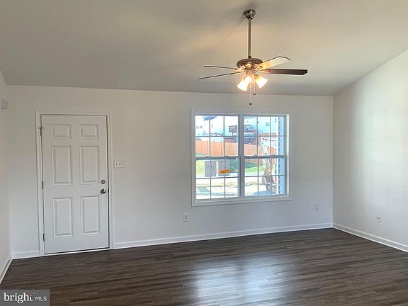 Columbus - Living Area