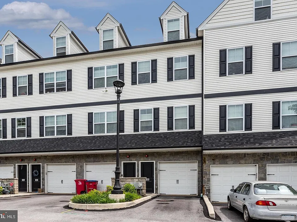 105 Colwell Ln