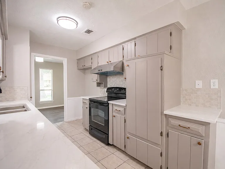 904 Lake Highlands Dr — Photo 11