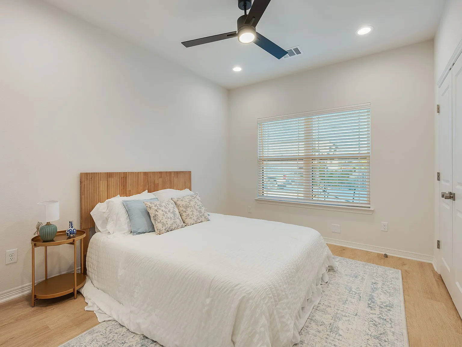 Azura Residenace — Photo 4