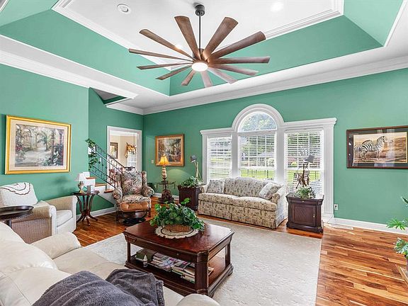 5th image of 4508 Lake Forest Dr