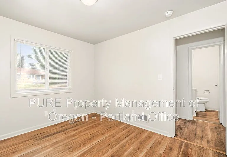 6924 N Amherst St #2 — Photo 15