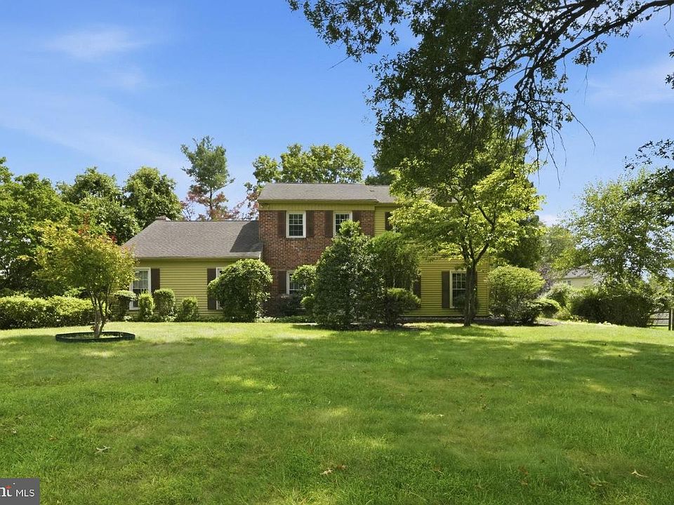 1st image of 63 Deborah Rd