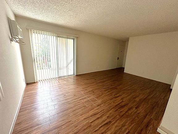3rd image of 5030 Riverton Ave APT 9
