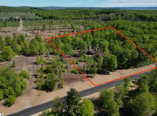 1155 E Solaris Way, Maple City, MI 49664