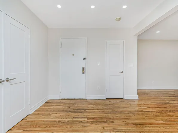 3101 Ocean Parkway image 4 of 39