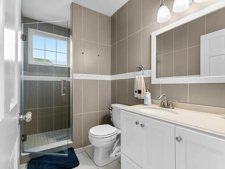 8 Franklin St #3 — Photo 16