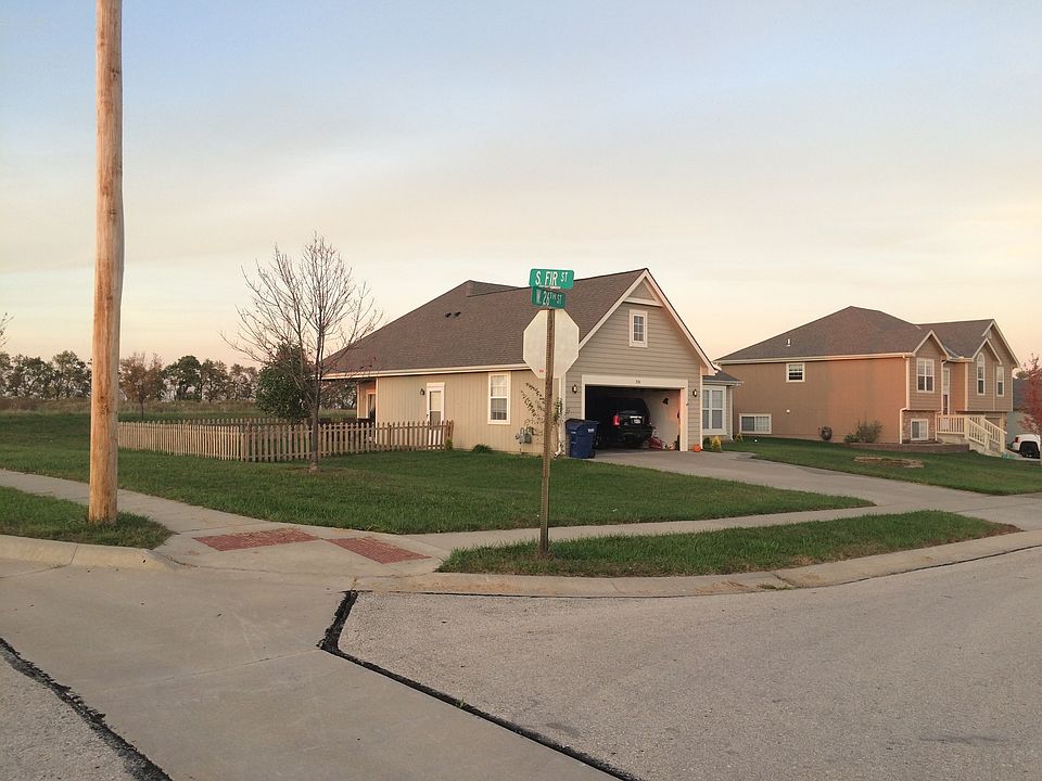 2nd image of 336 W 26th St