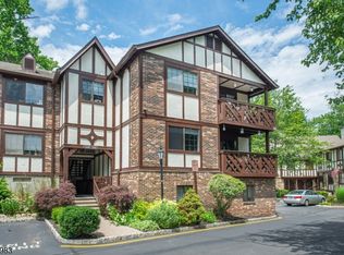 3514 Whittier Ct, Mahwah, NJ 07430